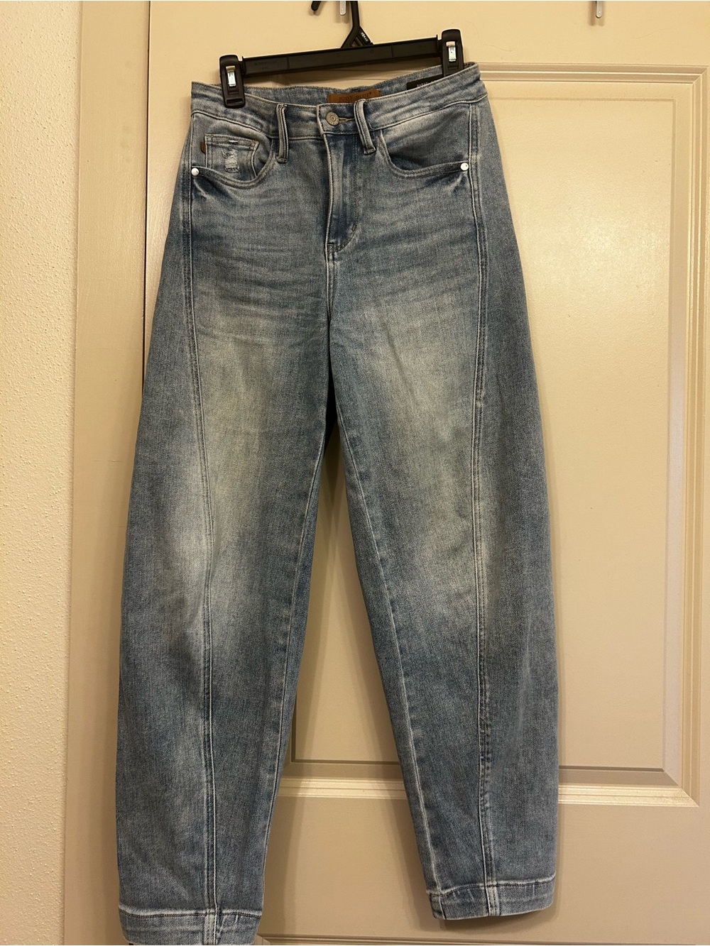 Judy Blue Women's Barrel Jeans in Faded Blue